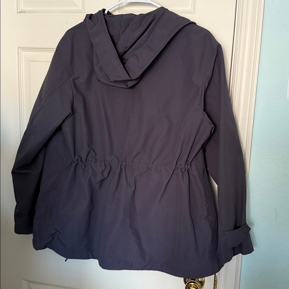 Uniqlo Hooded Light Rain Jacket - Picture 4 of 6